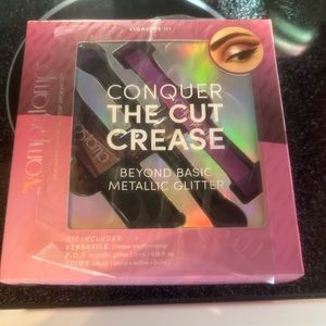 Brand New Vamp Stamp Cut Crease